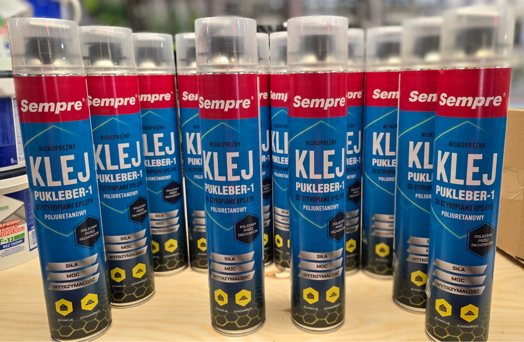 Klej do styropianu PUKLEBER 1 poliuretanowy 750 ml EPS XPS Klej do styropianu PUKLEBER 1 poliuretanowy 750 ml EPS XPS